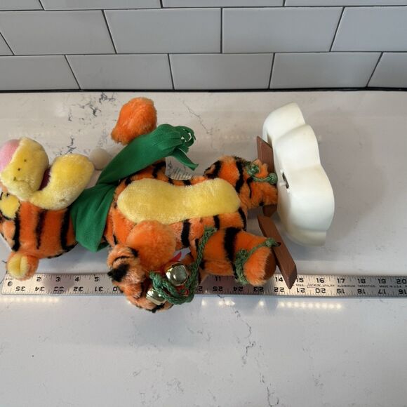 Vtg Telco Disney Pooh Tigger Animated Christmas Motion Skiing Figure Works Video - Picture 7 of 16